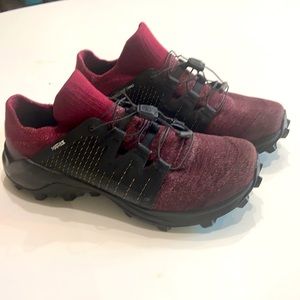 Salomon Cross W/ Pro trail running